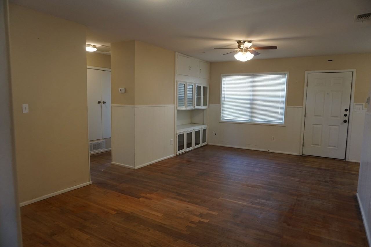 3404 31st St - Photo 3 of 11