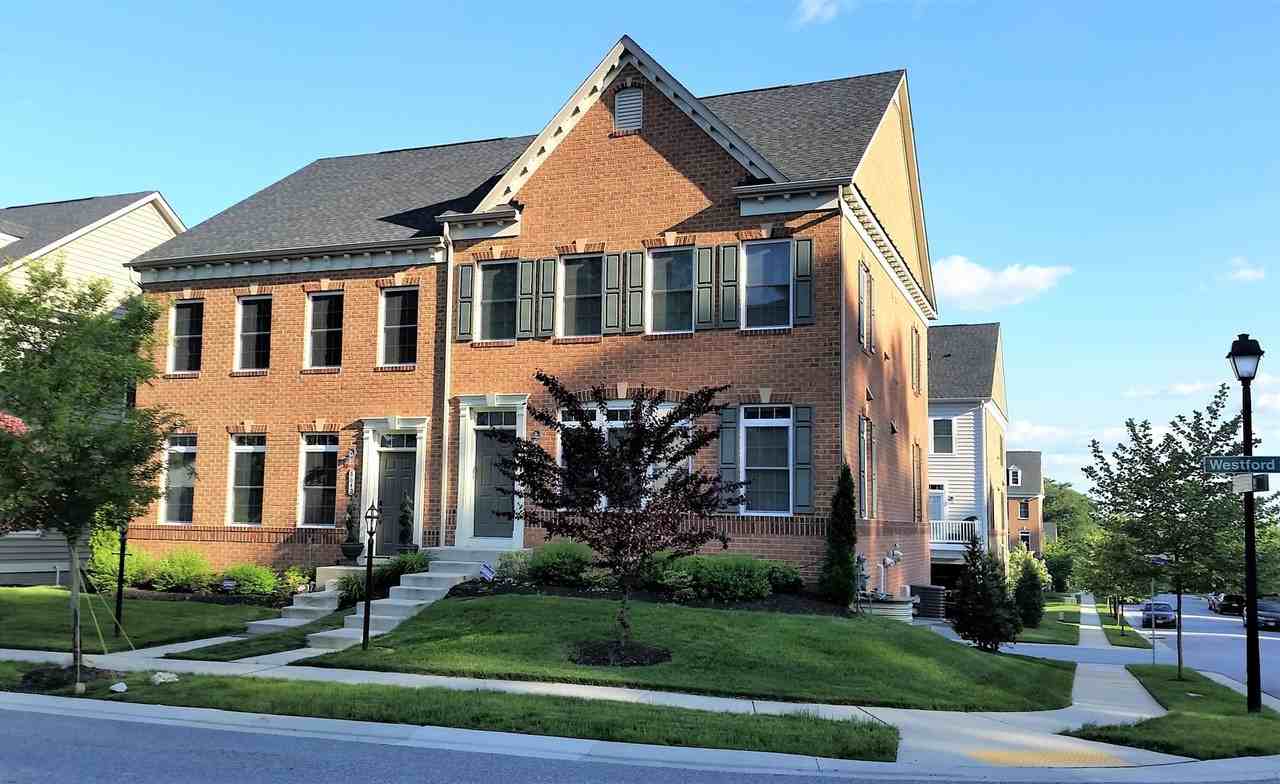 8642 Westford Rd - Photo 2 of 33