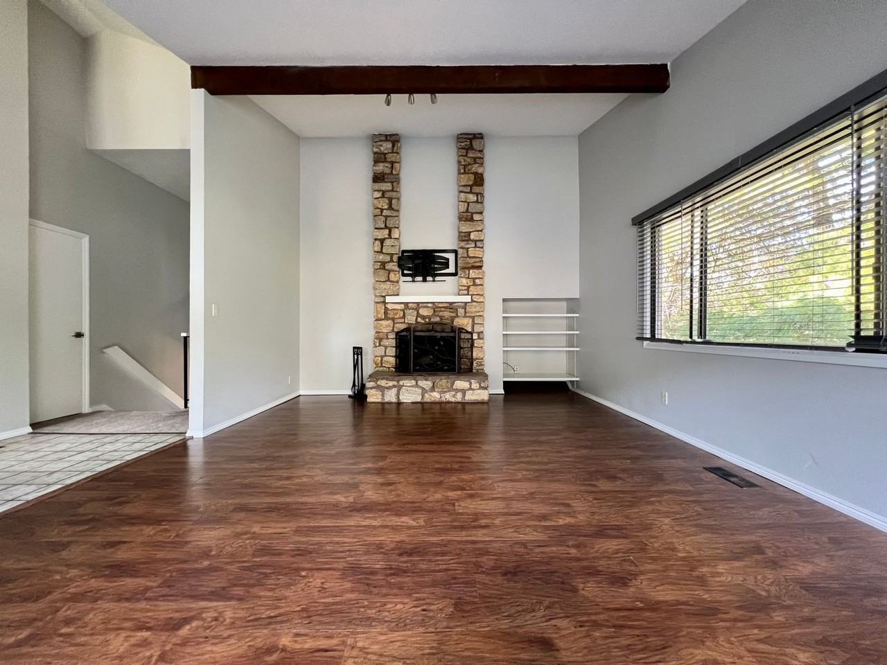 1061 Sw Chastain Dr - Photo 7 of 26