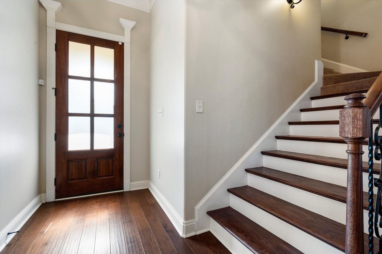 1056 Linlen Ave - Photo 2 of 30