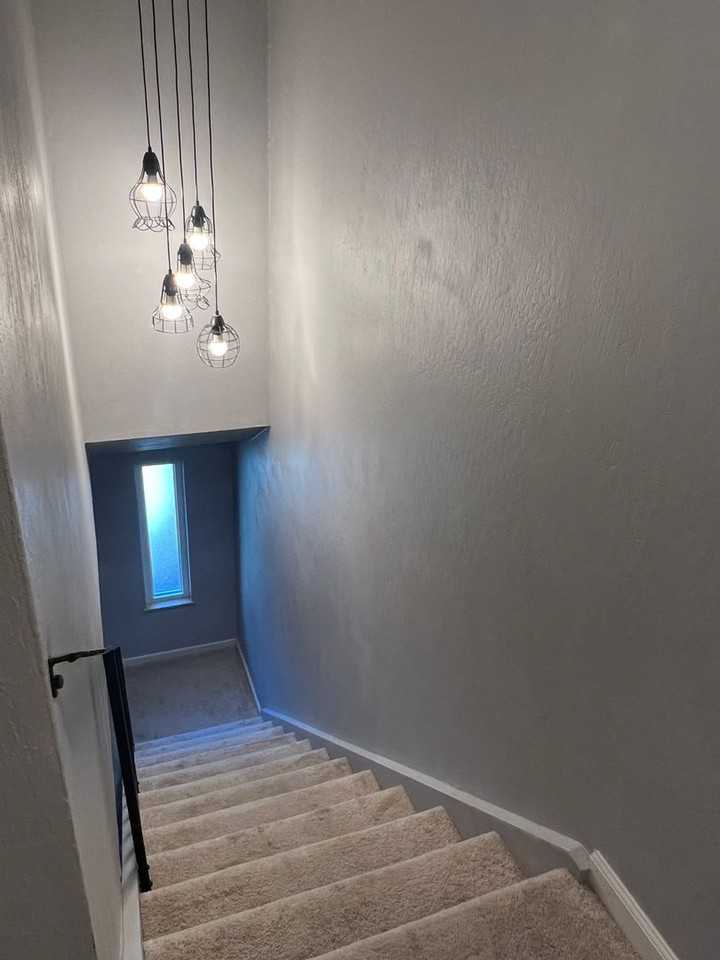 2504 Edward Ln - Photo 6 of 12