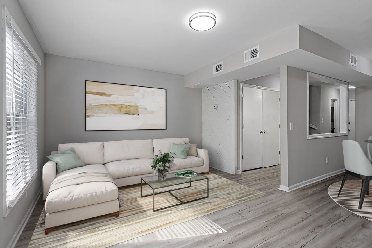 713 Moore St - Photo 2 of 16