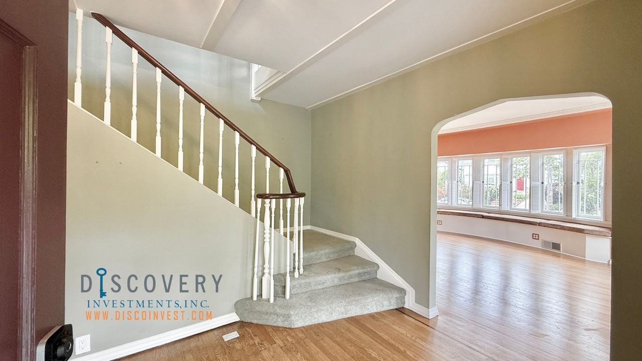 121 Fairview Ave - Photo 2 of 28