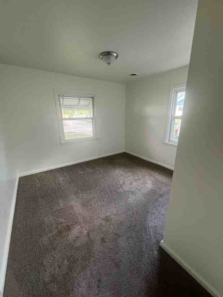 26355 Academy St - Photo 4 of 7