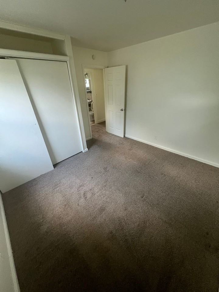 26355 Academy St - Photo 5 of 7