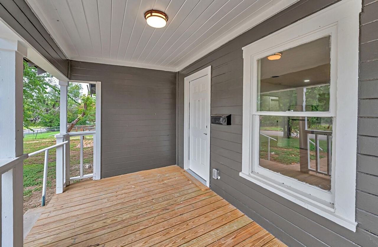 1905 Homan Ave - Photo 3 of 29