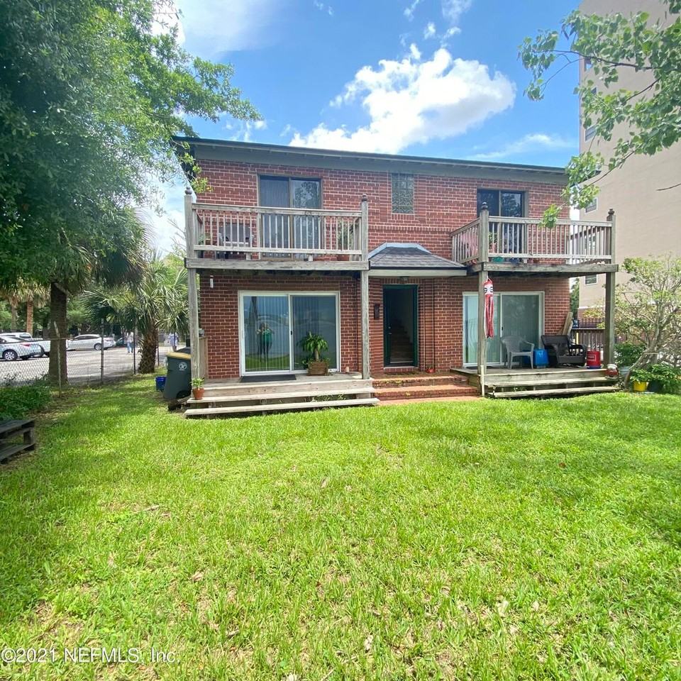 1436 Le Baron Ave - Photo 3 of 19