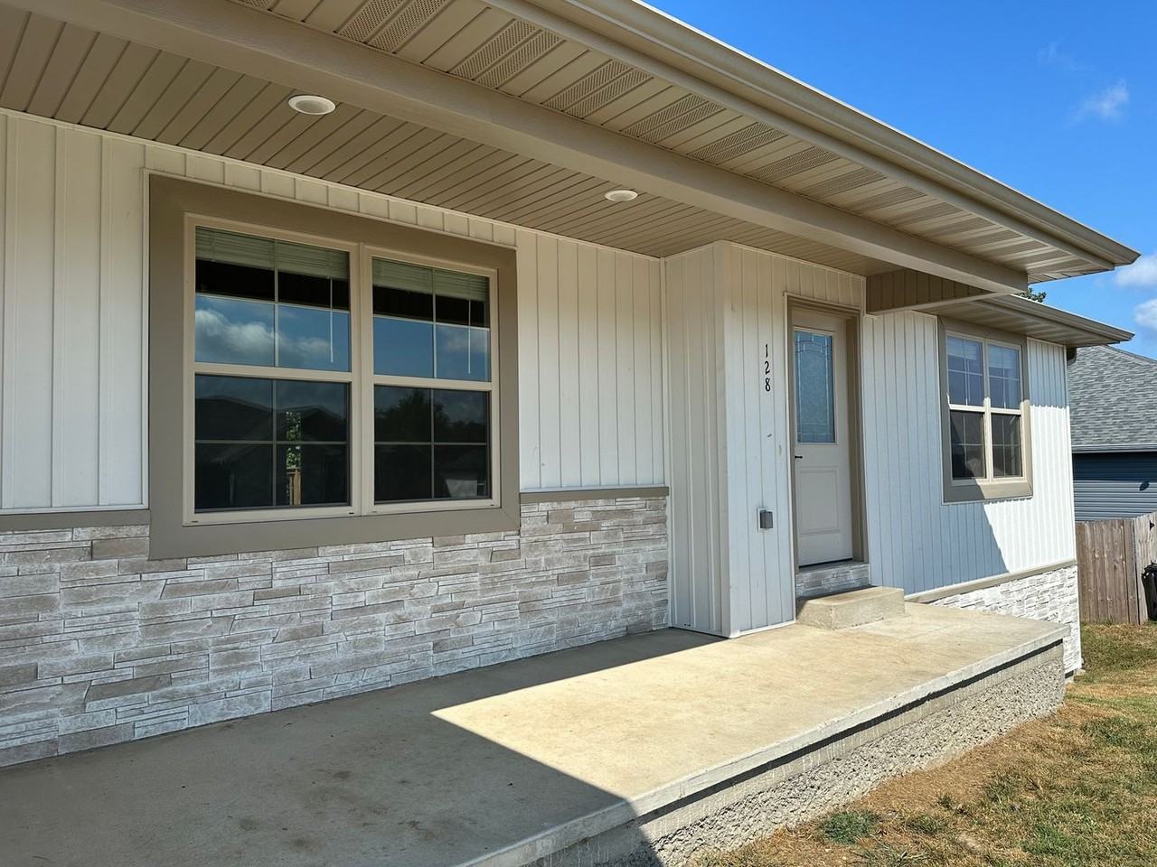 128 La Vista Dr - Photo 2 of 50