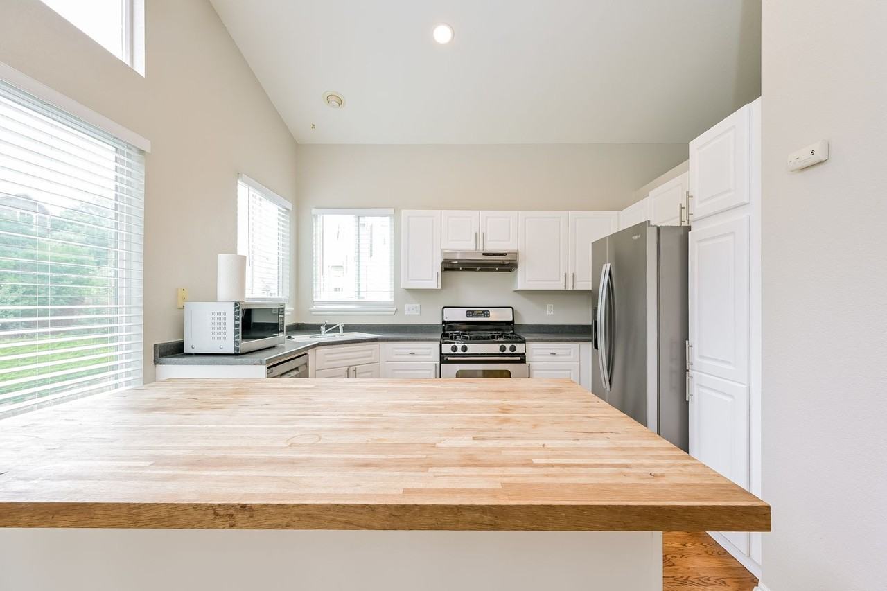 9605 Parramatta Pl - Photo 6 of 25