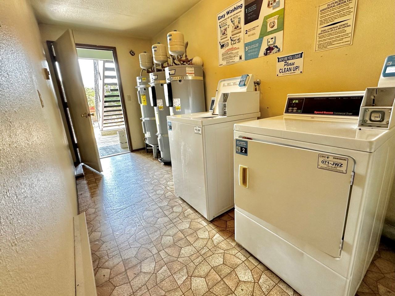 Luminous & Spacious apartments with Private Balcony in Tacoma - Photo 4 of 4