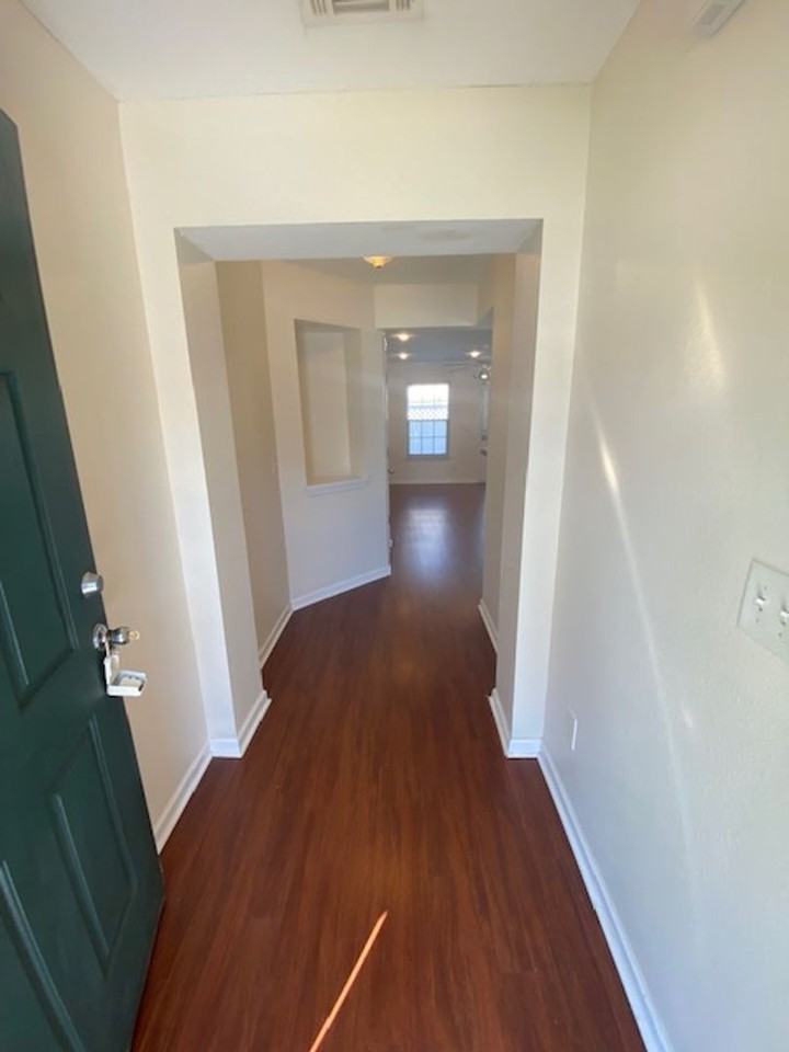 1901 Shaylin Loop - Photo 2 of 21