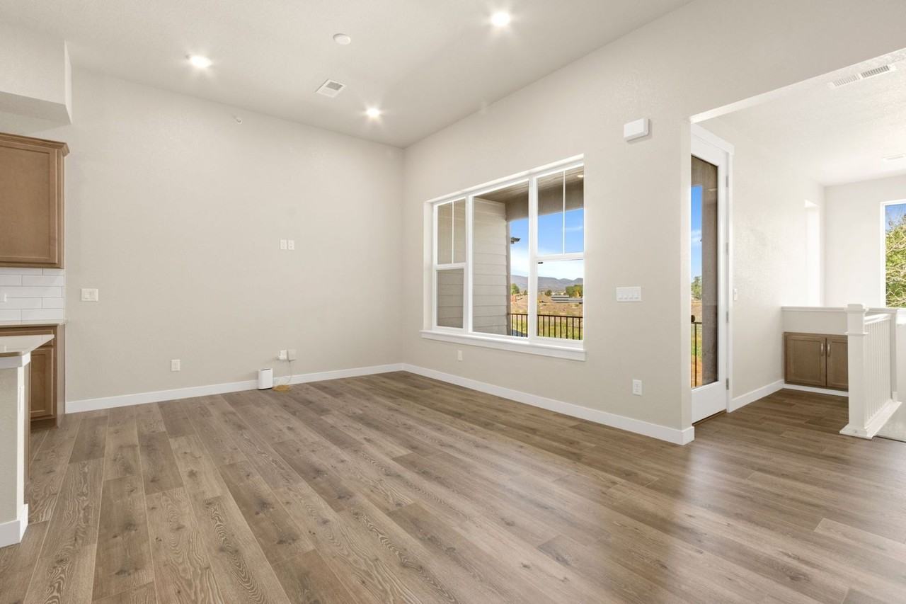 938 Schlagel St #6 - Photo 4 of 17