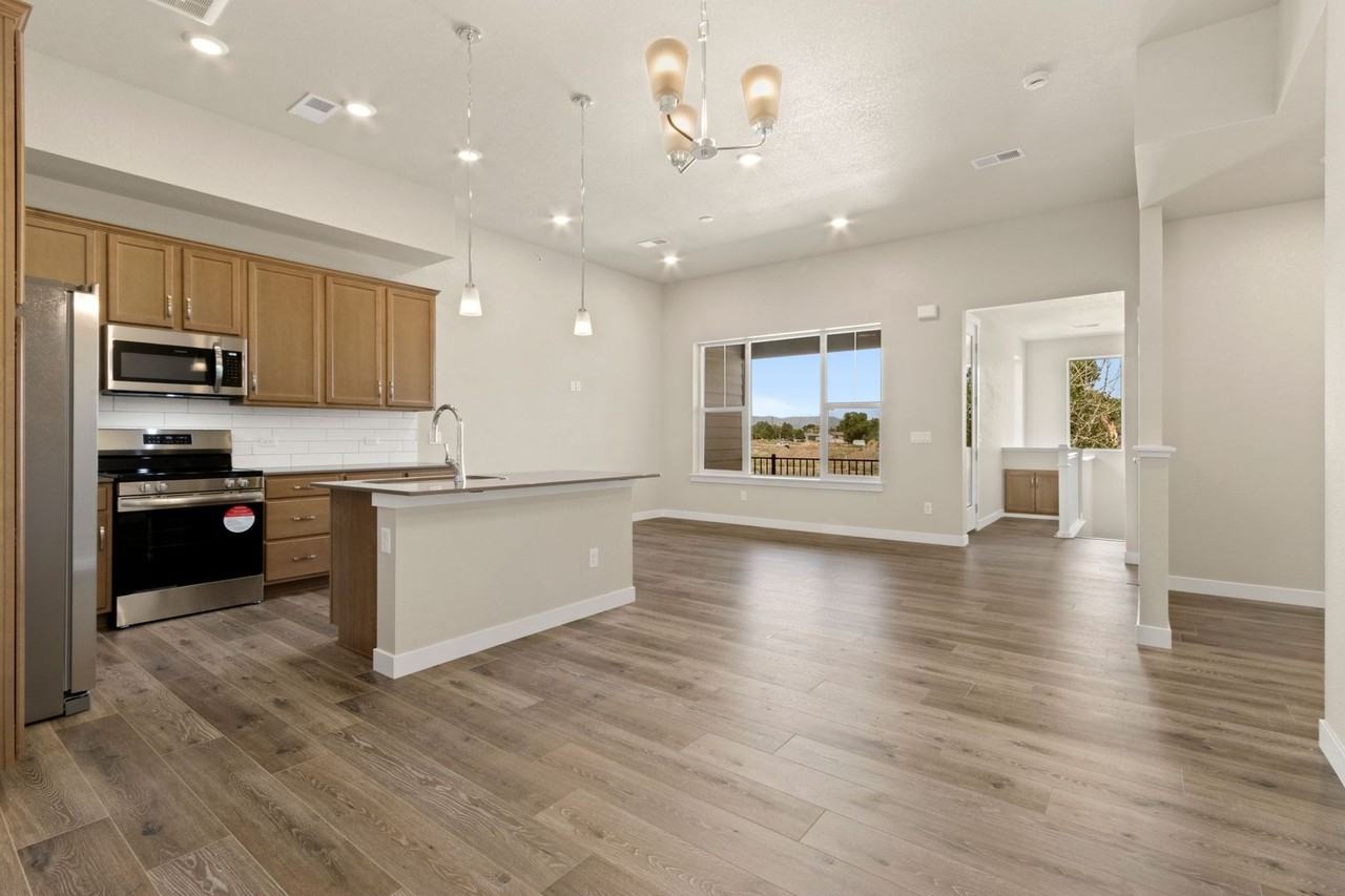 938 Schlagel St #6 - Photo 5 of 17