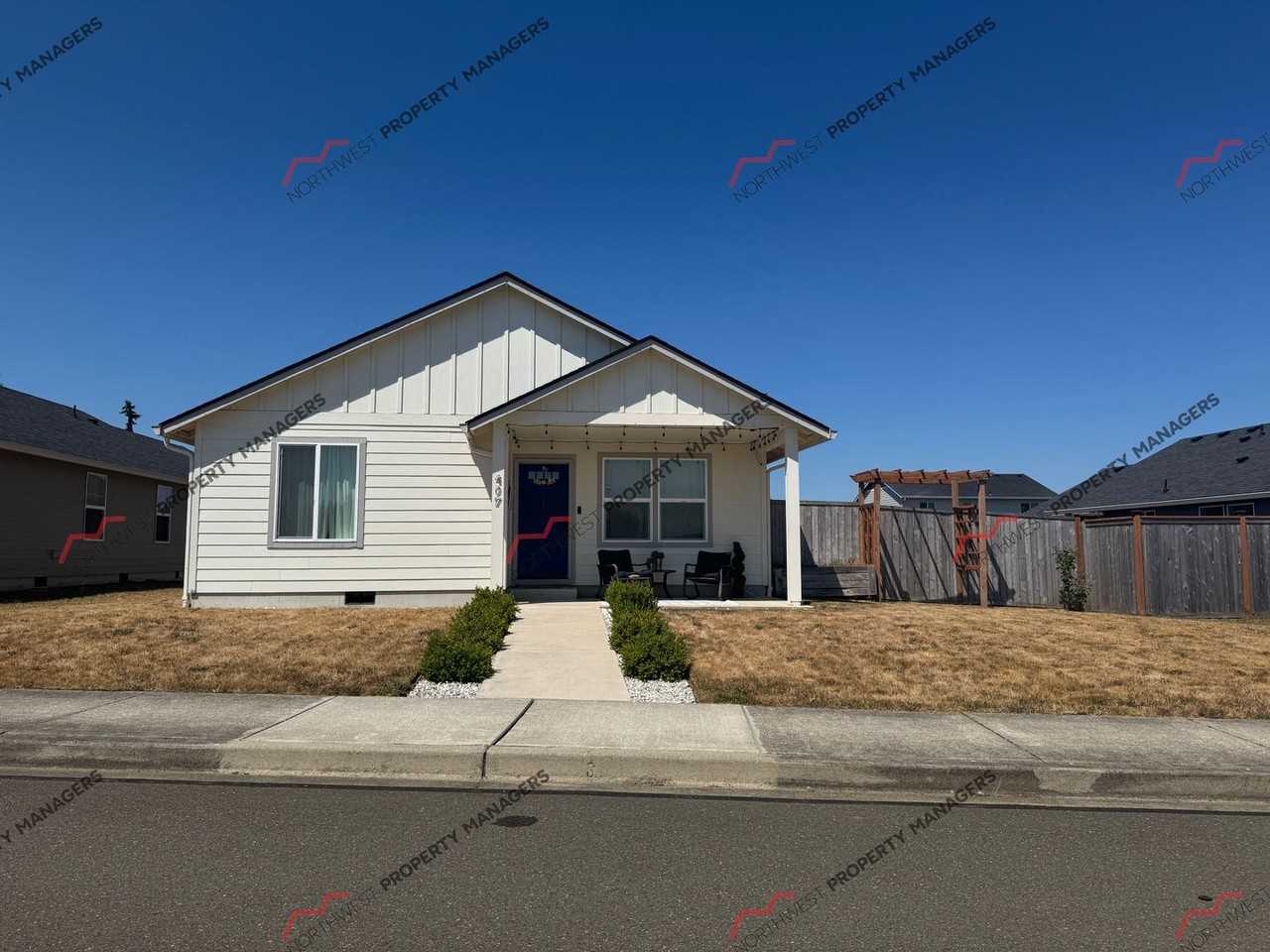 407 Powell Ave - Photo 2 of 18