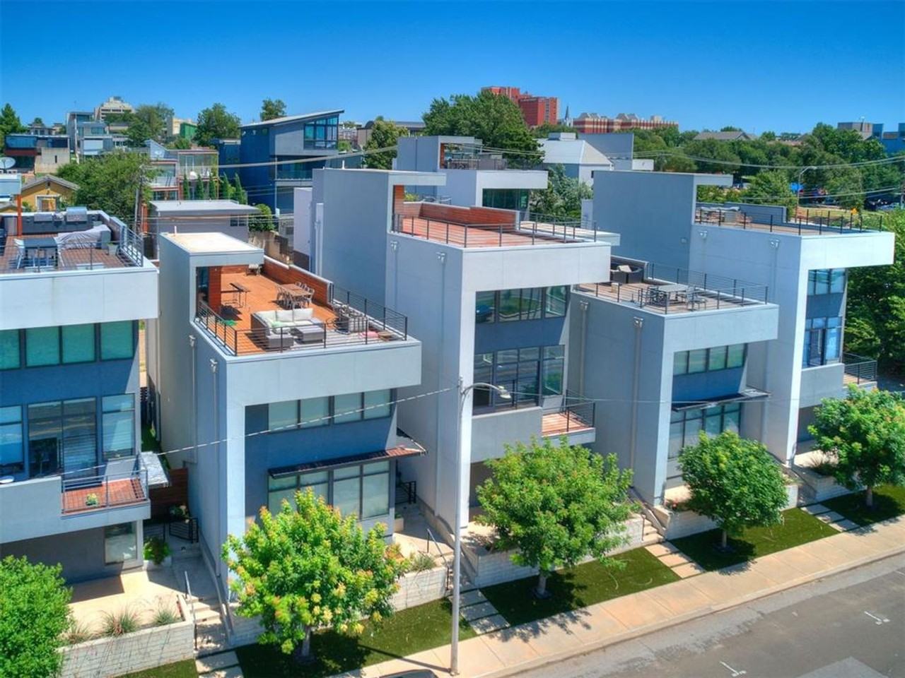 825 Nw 6th St - Photo 4 of 44