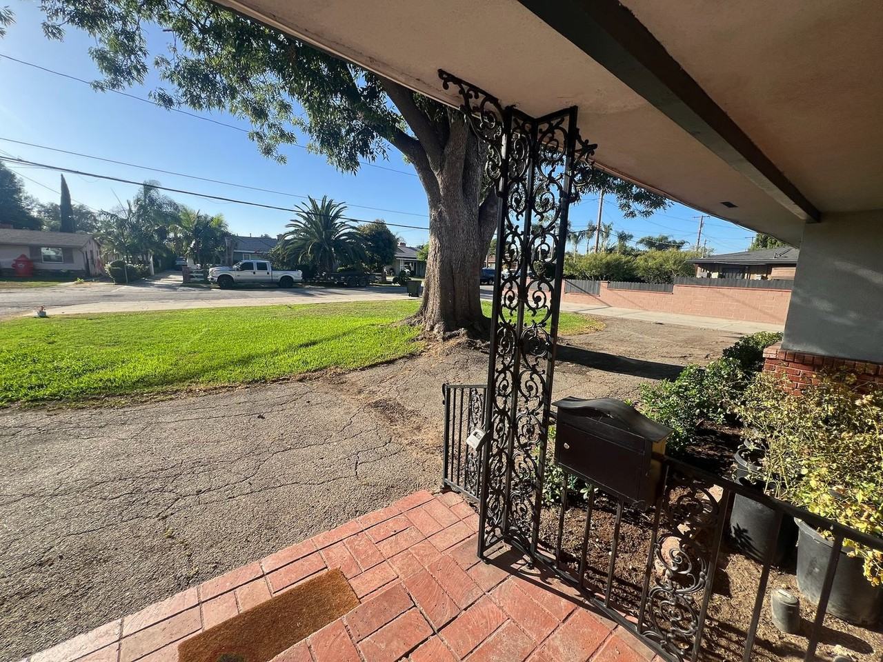 10242 Valley View Ave - Photo 2 of 19