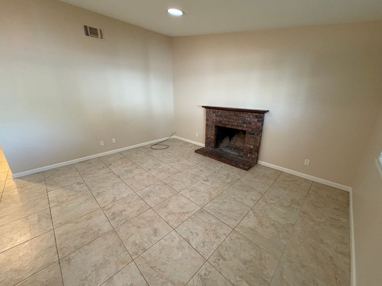 2661 Yuma Cir - Photo 2 of 27