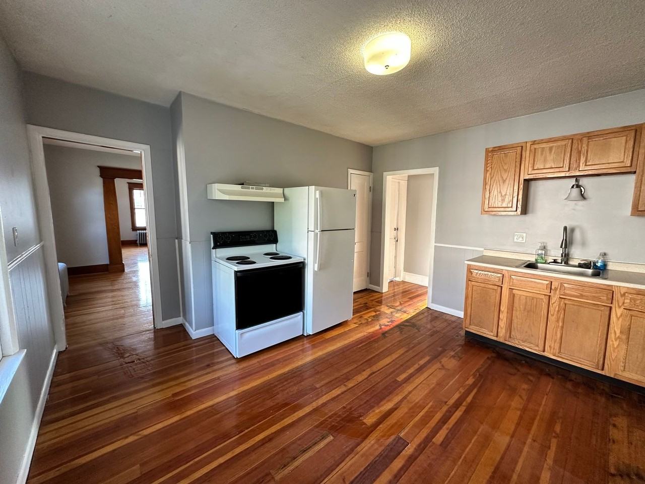 20 Elmwood Ave - Photo 2 of 11
