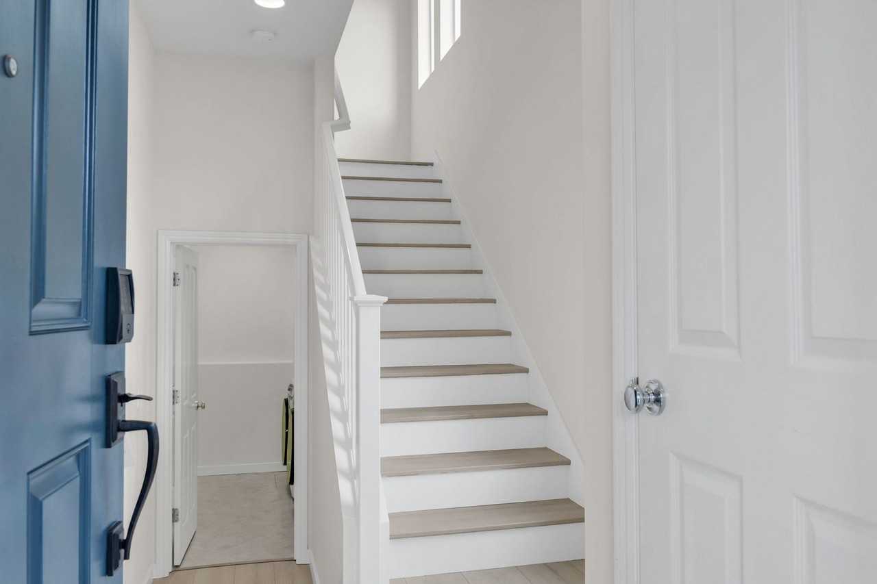 32 Rowe Ranch Dr - Photo 4 of 47