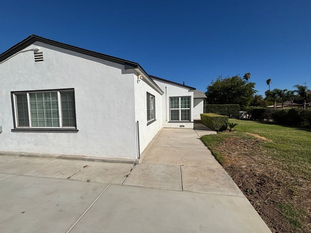 5075 Tyler St - Photo 3 of 27