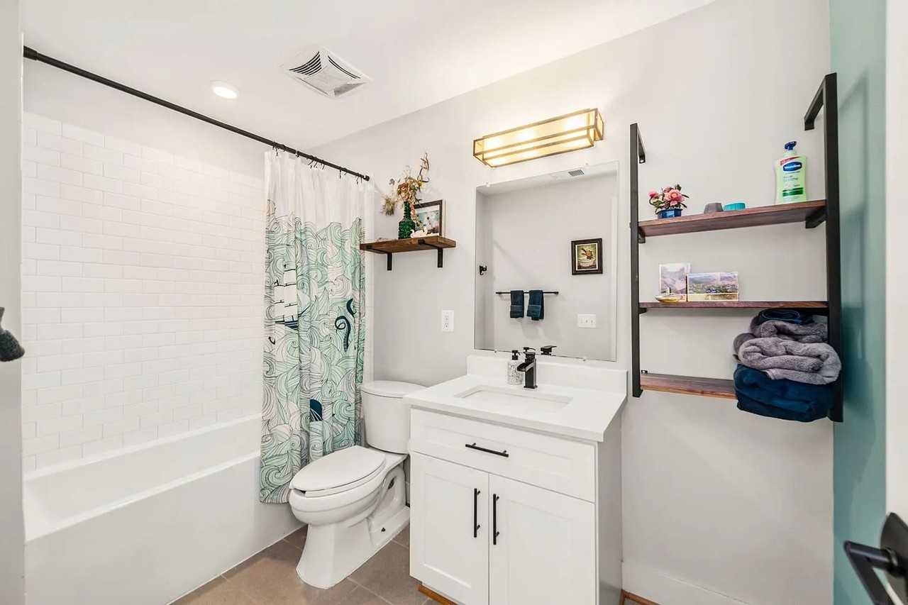 4308 Georgia Ave Nw - Photo 2 of 20