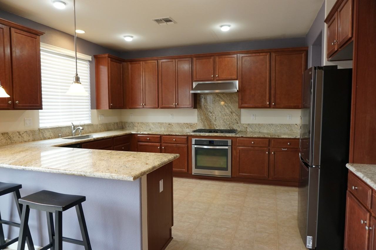 17045 Mimosa Dr - Photo 2 of 14