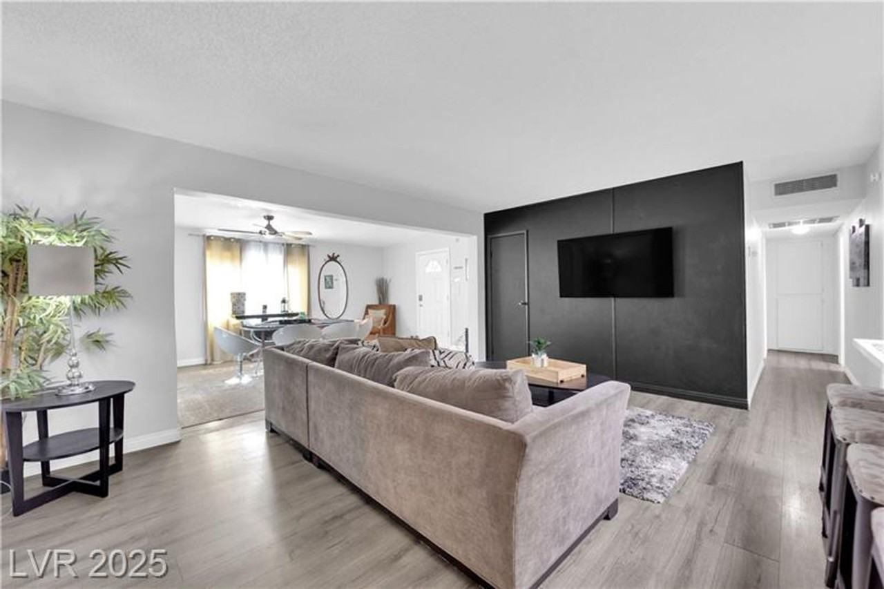 942 Westminster Ave - Photo 3 of 31
