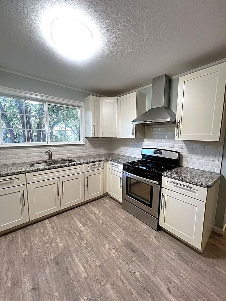 3503 Walleye Way - Photo 3 of 14