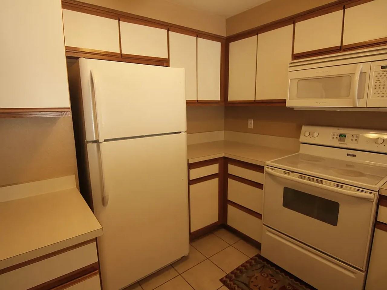 240 E Elwood Ln - Photo 2 of 22