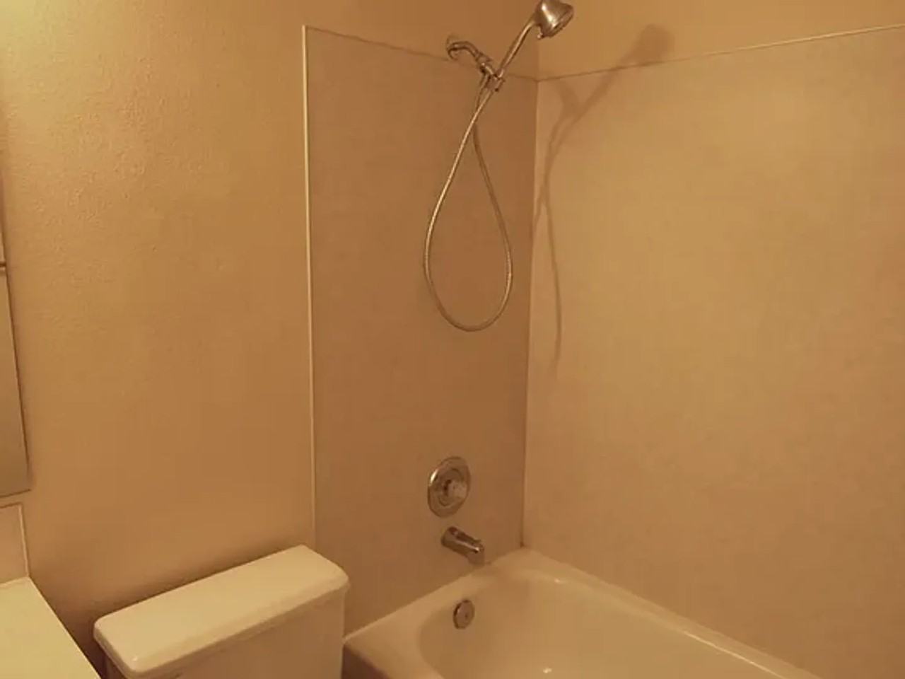 240 E Elwood Ln - Photo 6 of 22