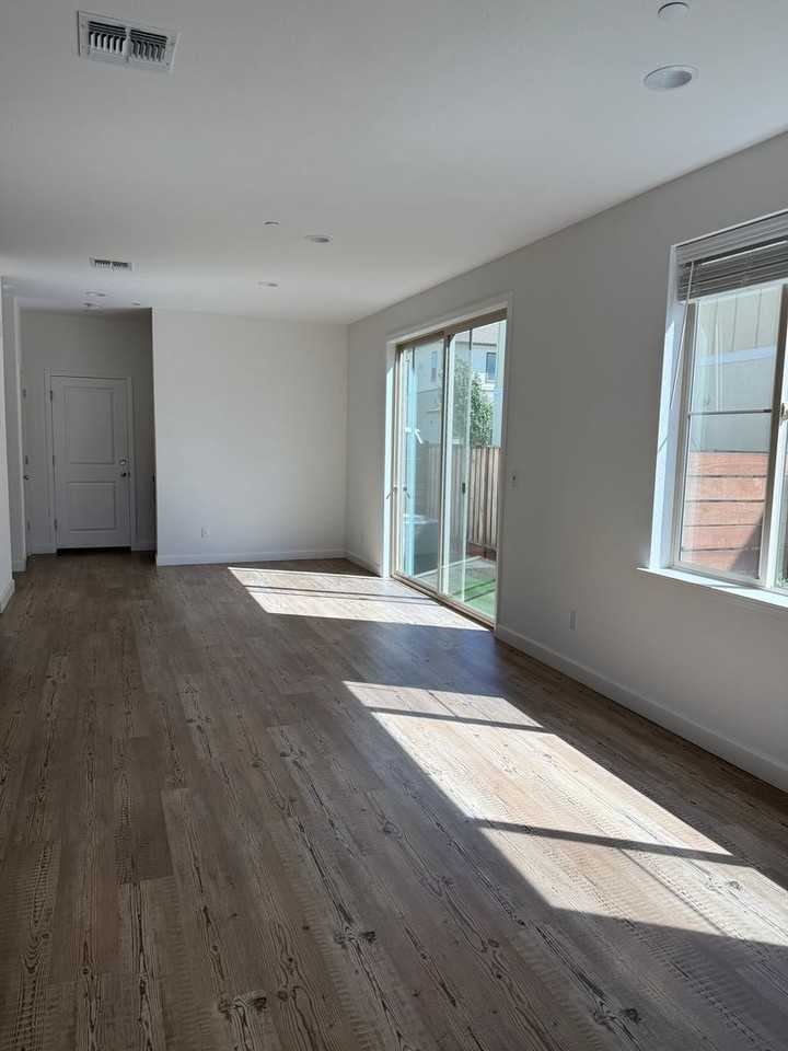 2460 Cinnabar Dr - Photo 2 of 22