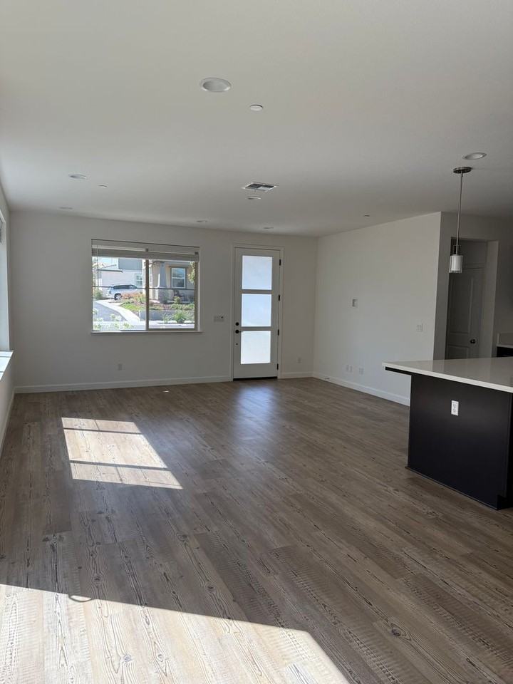 2460 Cinnabar Dr - Photo 3 of 22
