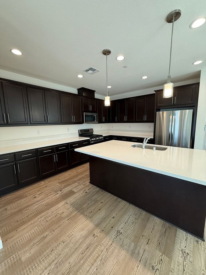 2460 Cinnabar Dr - Photo 5 of 22