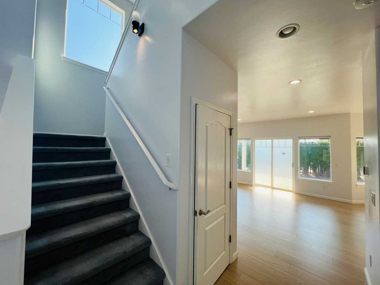 2650 Glenmore St - Photo 7 of 41