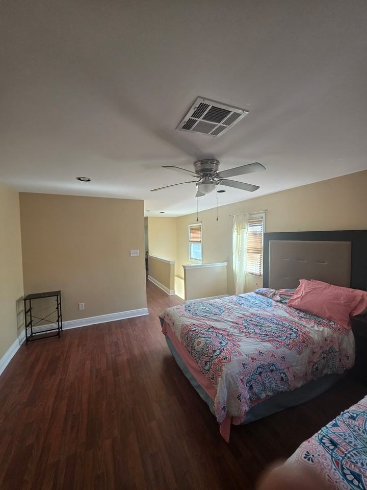 1858 Burgundy St #B - Photo 4 of 9