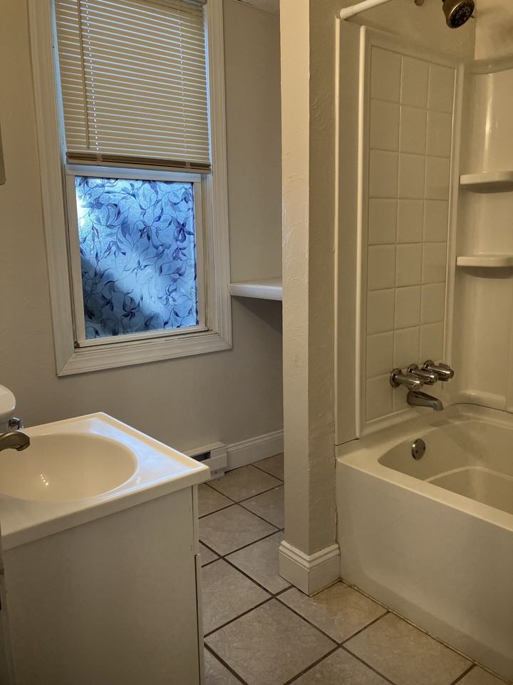 316 S Spring Ave #2 - Photo 3 of 4