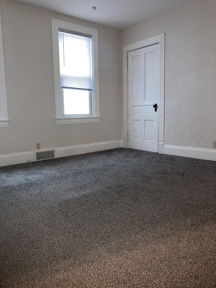 316 S Spring Ave #2 - Photo 4 of 4