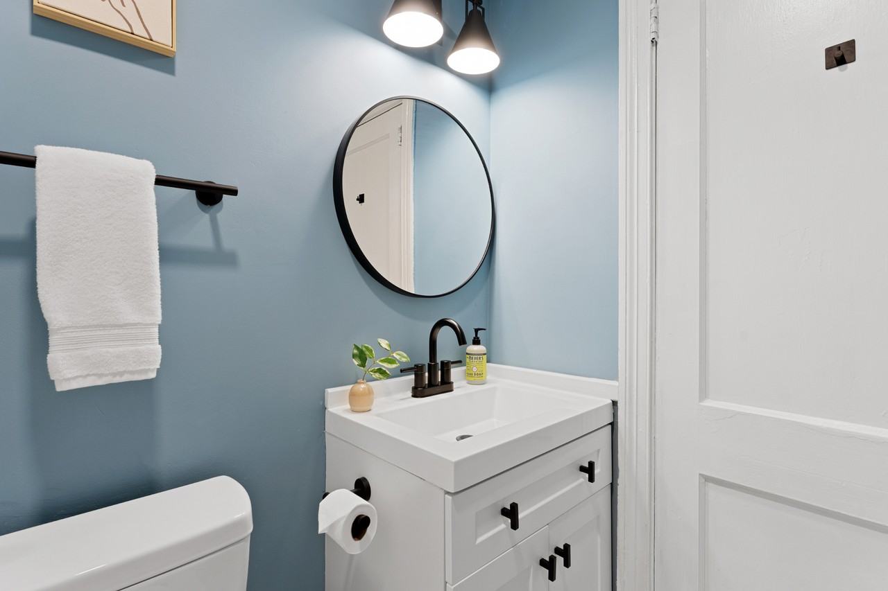 1071 Lockhart St #NA - Photo 5 of 12