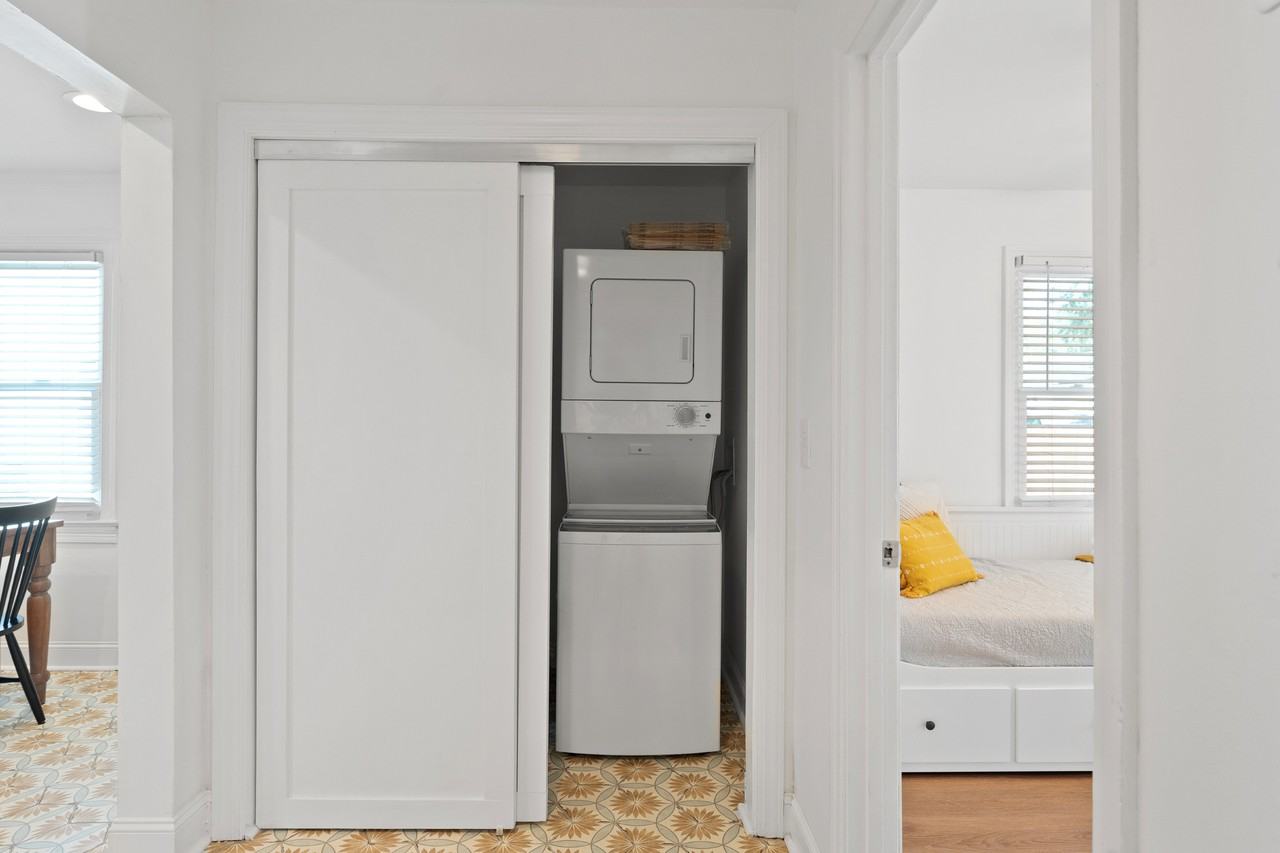 1071 Lockhart St #NA - Photo 7 of 12