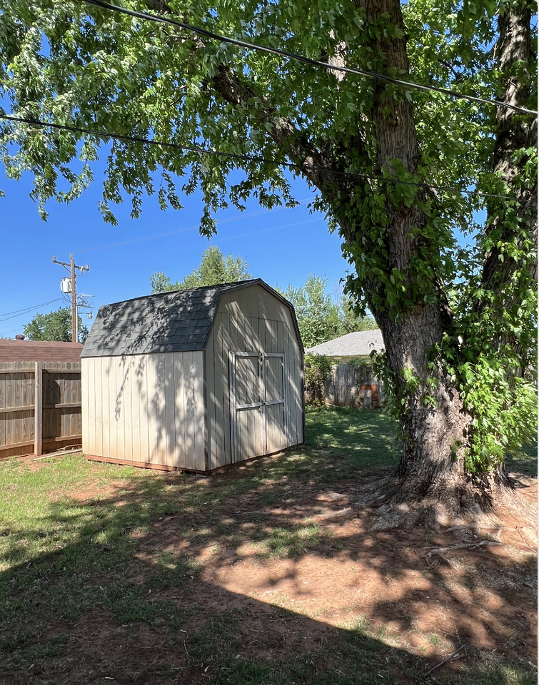 722 South Meadow Lane #NA - Photo 6 of 20