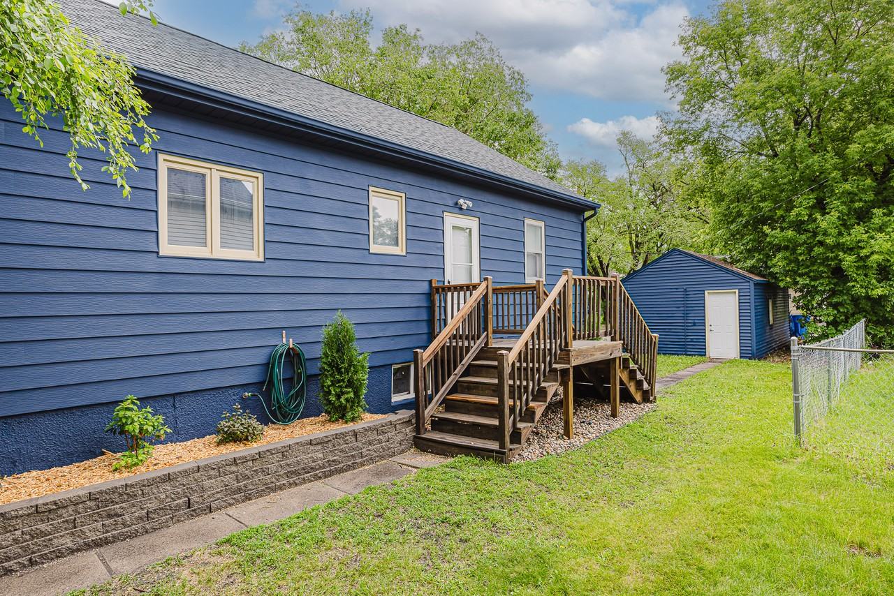 1031 College St N #NA - Photo 3 of 36