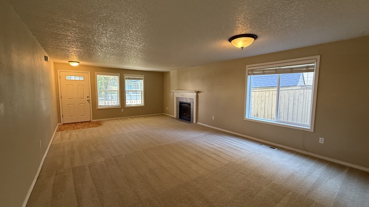 16316 Ne 43rd Way #NA - Photo 2 of 18