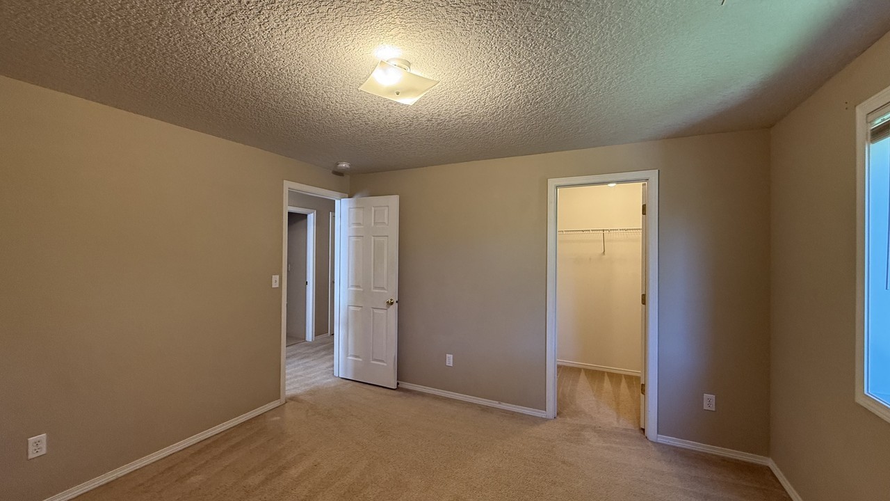 16316 Ne 43rd Way #NA - Photo 6 of 18
