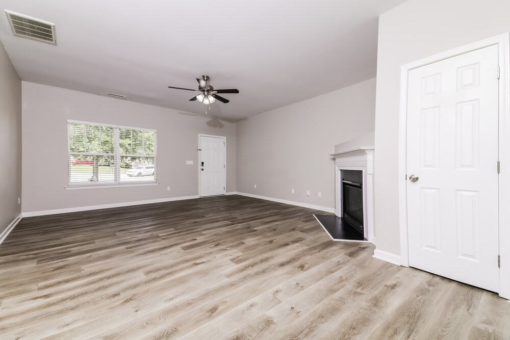 3501 Pinkham Way - Photo 5 of 17