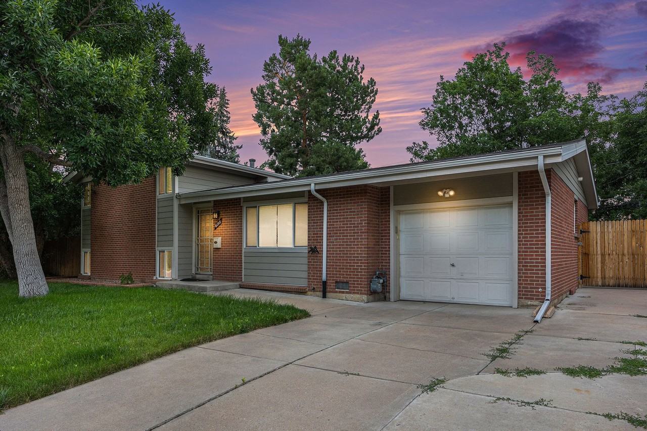 6158 Nelson St - Photo 2 of 29