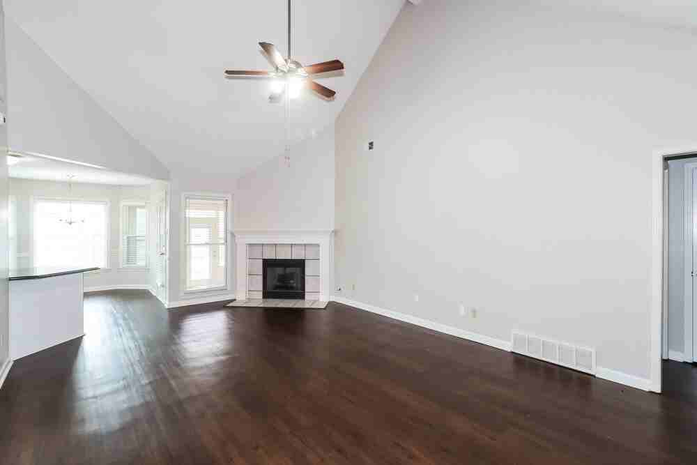 9335 Barrow Dr - Photo 5 of 17