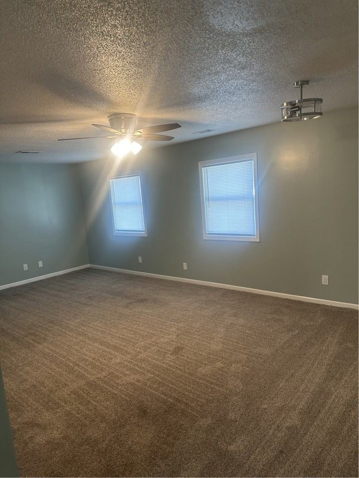 123 S Sampson St - Photo 3 of 5