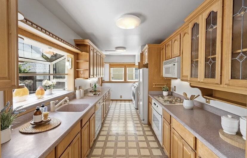 812 Central Ave - Photo 3 of 11