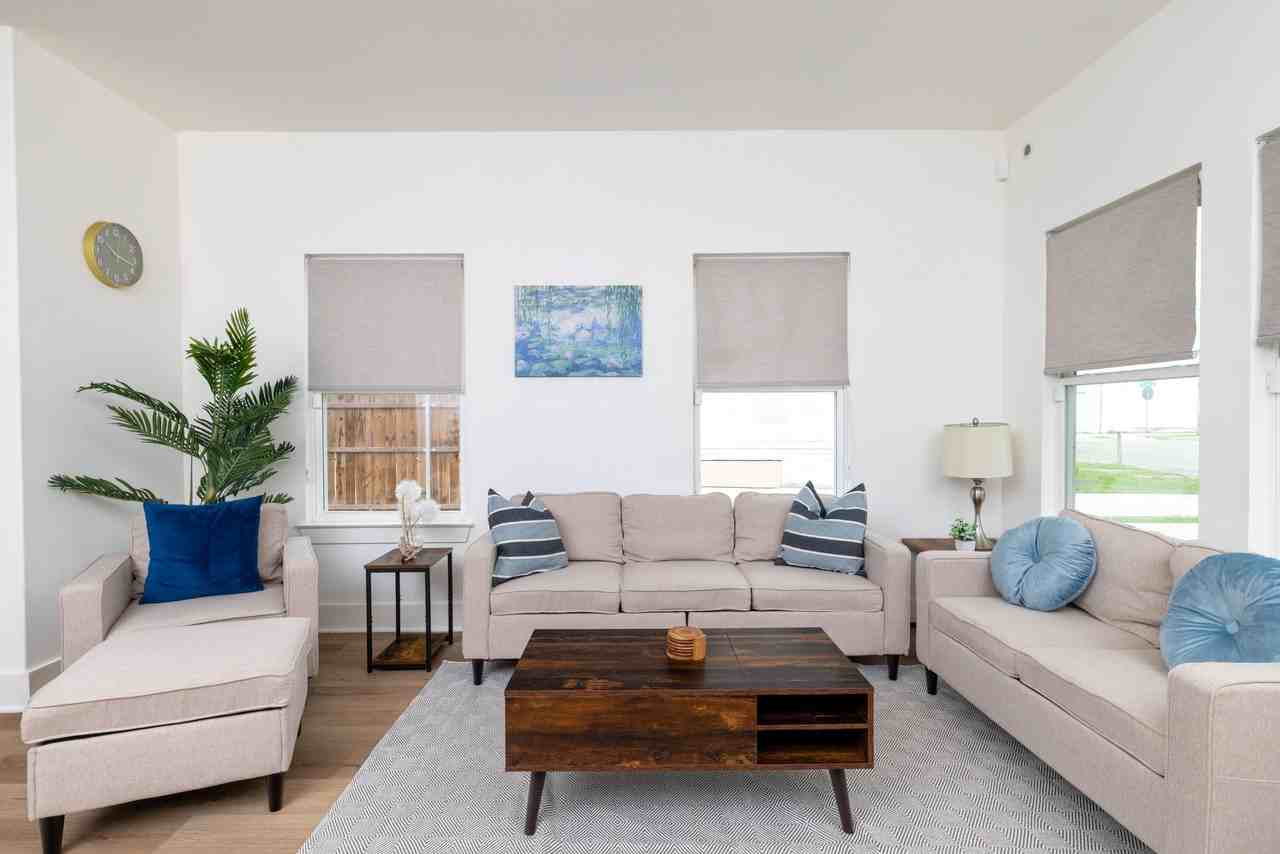 916 E Terrell Ave #NA - Photo 2 of 33