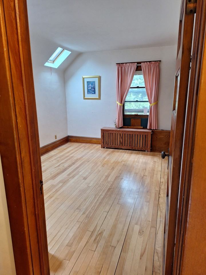 384 Hall Ave #2 - Photo 4 of 12